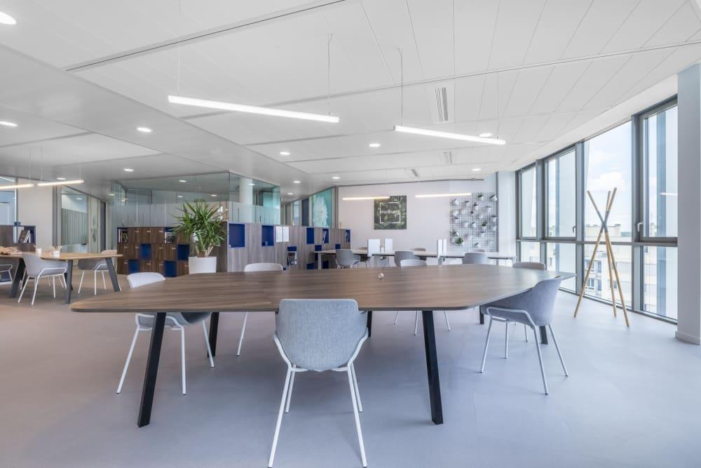 Stop & Work Versailles Chantier - Photo 2 Stop & Work Versailles Chantier office space - View 2 in Versailles - internet, office_cleaning, breakout_areas