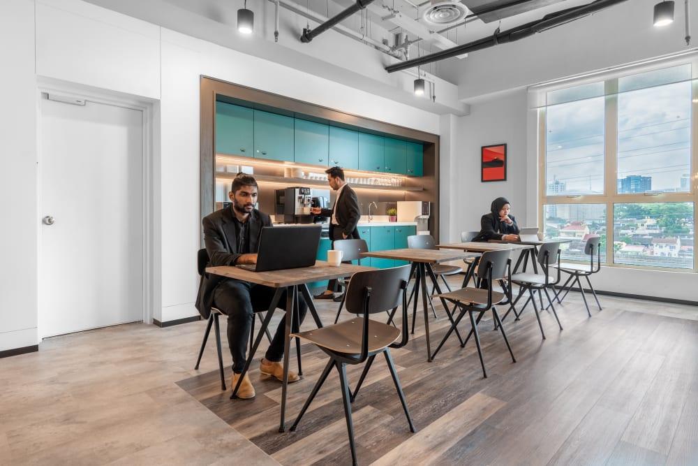 PETALING JAYA, Menara Axis - Photo 5 PETALING JAYA, Menara Axis office space - View 5 in Petaling Jaya - internet, office_cleaning, breakout_areas