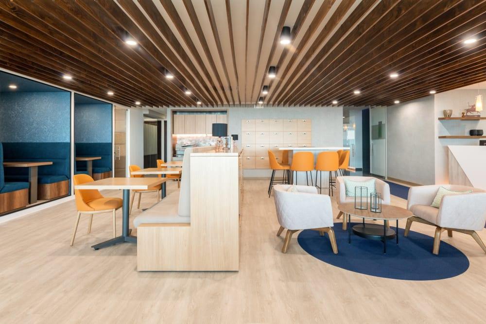 Barranquilla, Green Towers office space - View 6 - internet, office_cleaning, breakout_areas