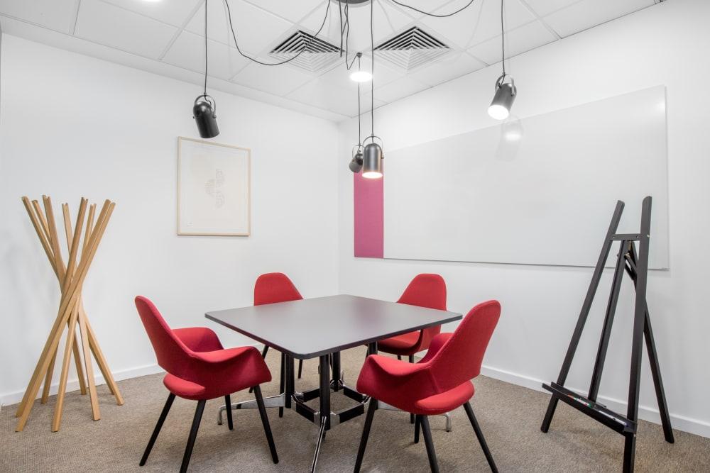 London, Sutton Point - Photo 2 London, Sutton Point office space - View 2 in Sutton - internet, office_cleaning, breakout_areas