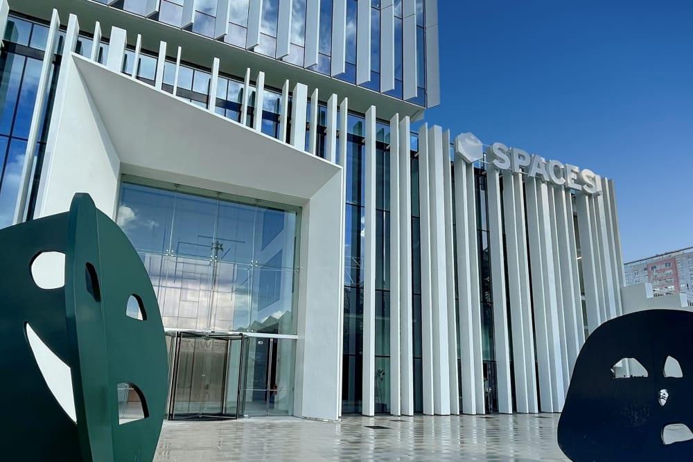 LISBON, Spaces Oriente office space - View 3 in Lisboa - internet, office_cleaning, breakout_areas