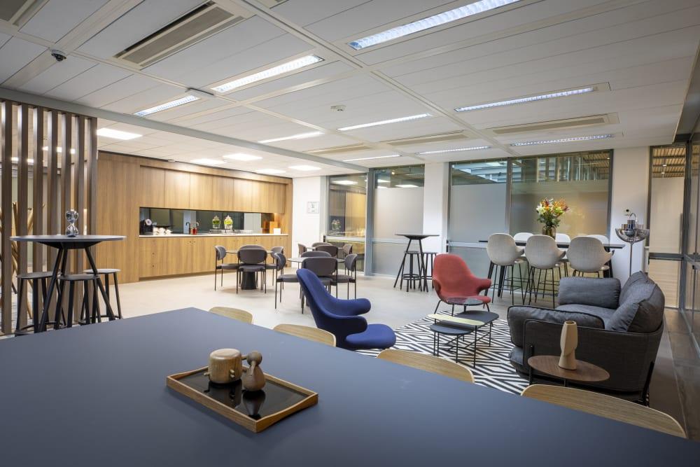 SCHIPHOL, TOO WTC Schiphol - Photo 3 SCHIPHOL, TOO WTC Schiphol office space - View 3 in Schiphol - internet, office_cleaning, breakout_areas