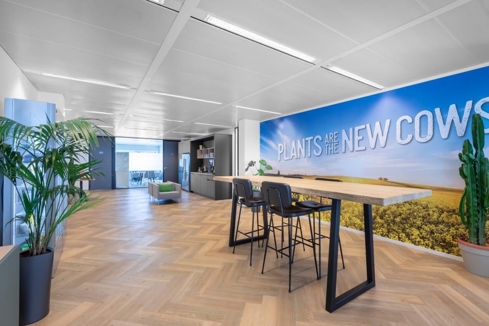 AMSTERDAM, TOO Amstel Station - Photo 2 AMSTERDAM, TOO Amstel Station office space - View 2 in Amsterdam - internet, office_cleaning, breakout_areas