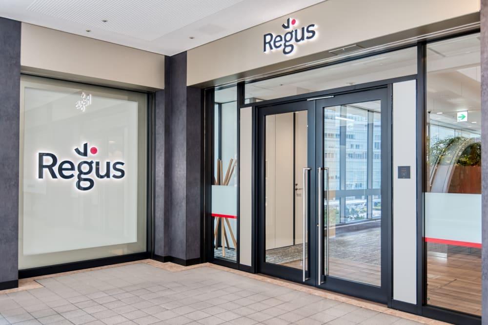 Yokohama Landmark Plaza office space - View 4 in Yokohama - internet, office_cleaning, breakout_areas