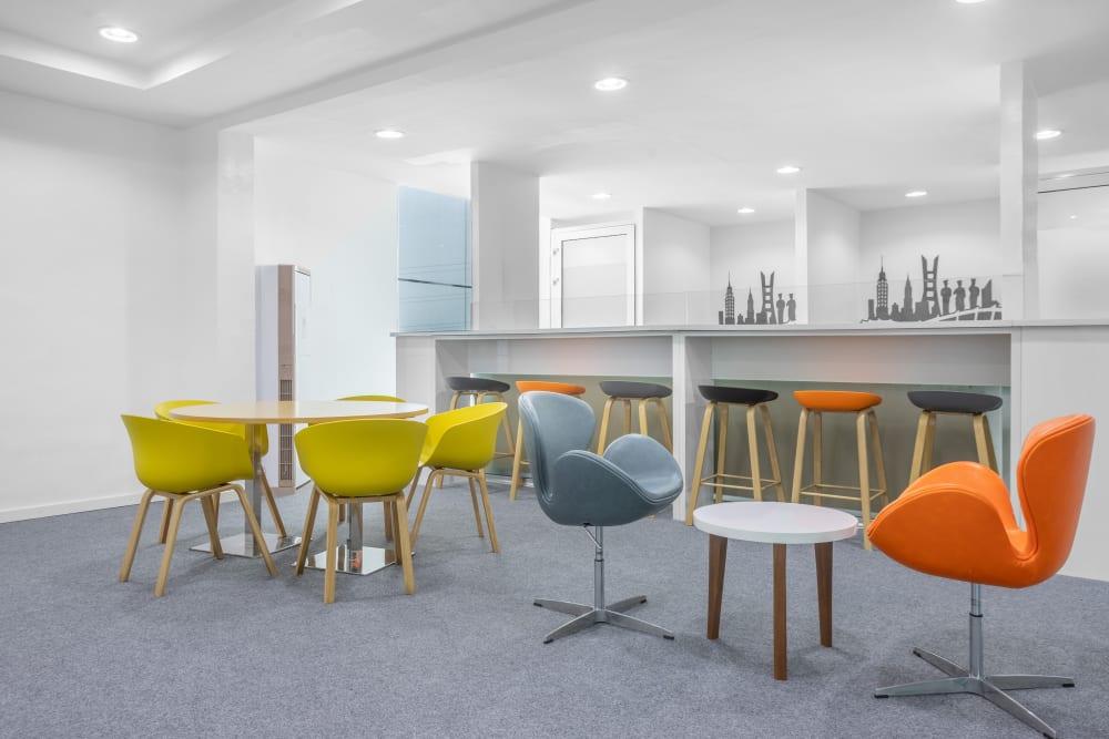 Lagos, Lennox office space - View 2 - internet, office_cleaning, breakout_areas