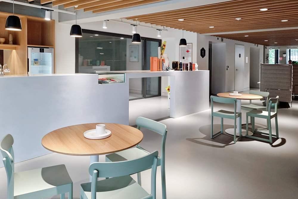 Plaza Molina - Photo 6 Plaza Molina office space - View 6 in Barcelona - internet, office_cleaning, breakout_areas