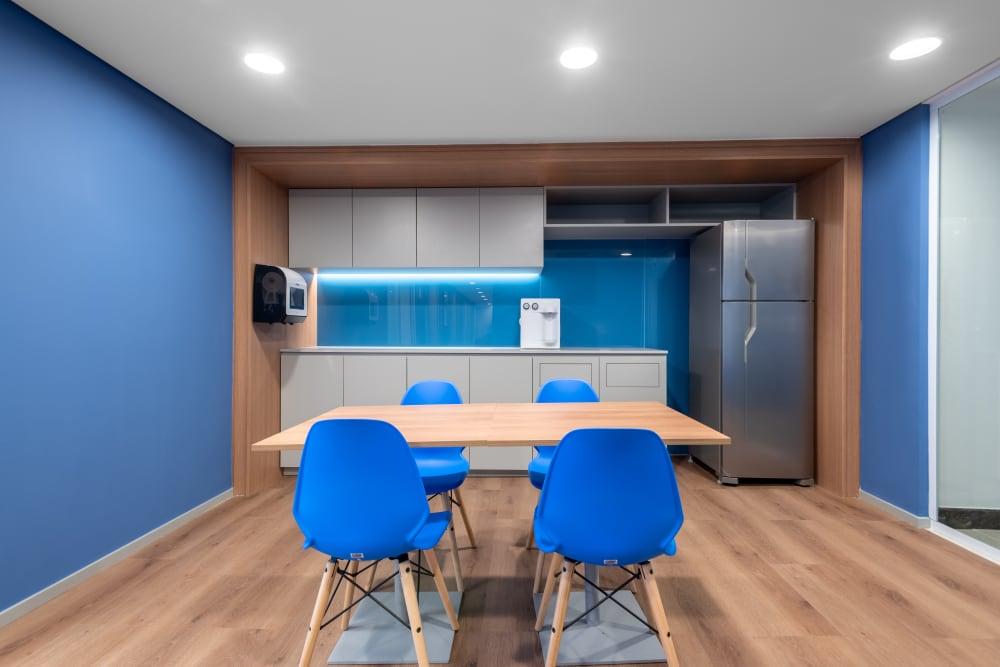 Vitoria Work Center – 8th floor office space - View 2 in Da Penha - internet, office_cleaning, breakout_areas