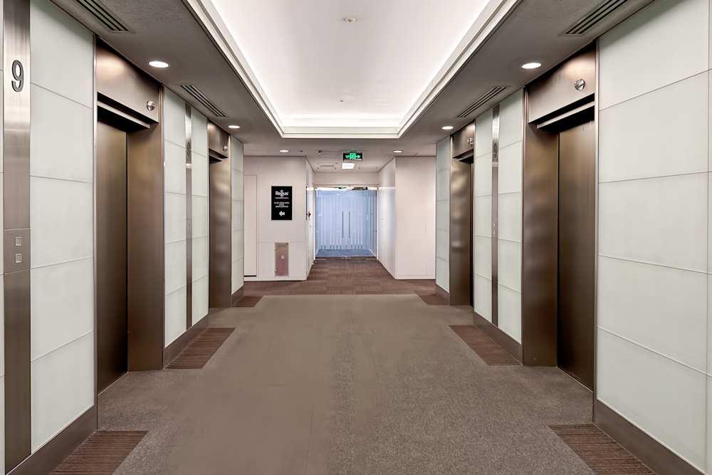 Shanghai, Hang Seng Bank Tower office space - View 3 in Pu Dong Xin Qu - internet, office_cleaning, breakout_areas