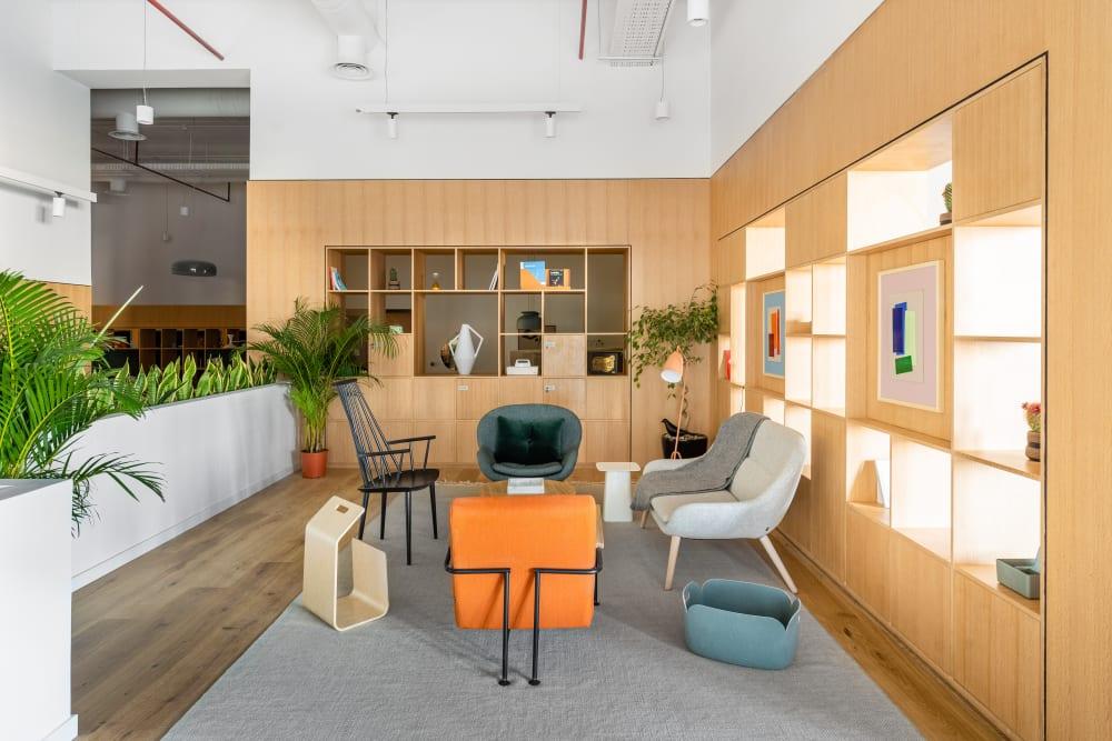 Riyadh, Spaces the Front office space - View 2 in Riyadh - internet, office_cleaning, breakout_areas