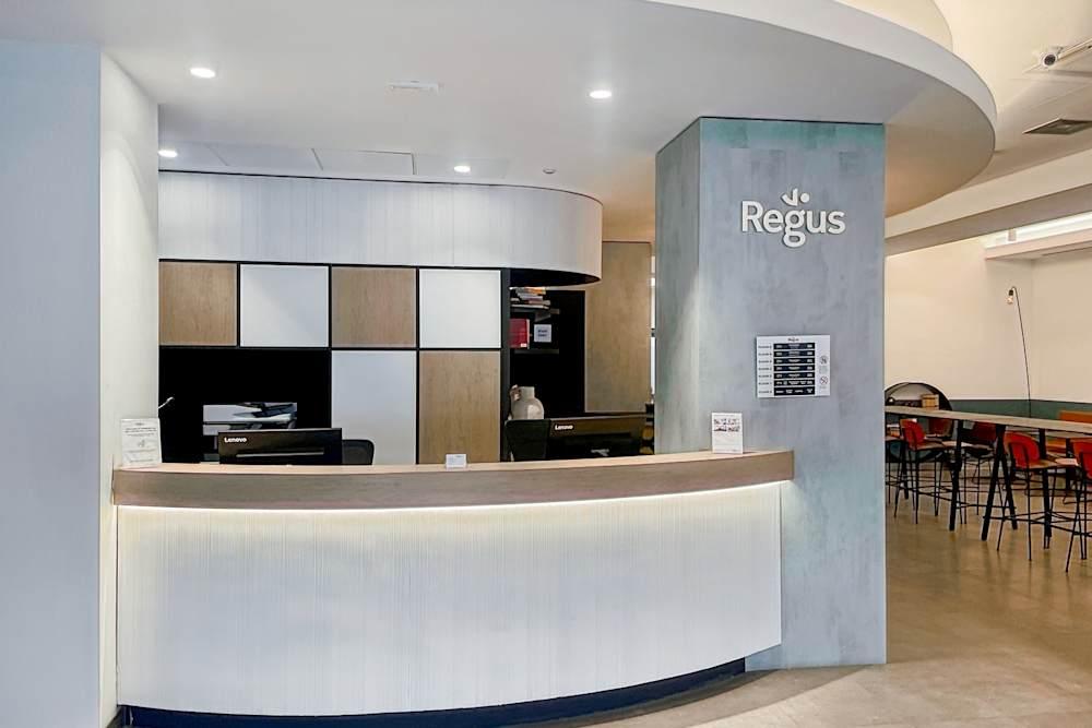 Largo Carlo Felice - Photo 2 Largo Carlo Felice office space - View 2 in Cagliari - internet, office_cleaning, breakout_areas