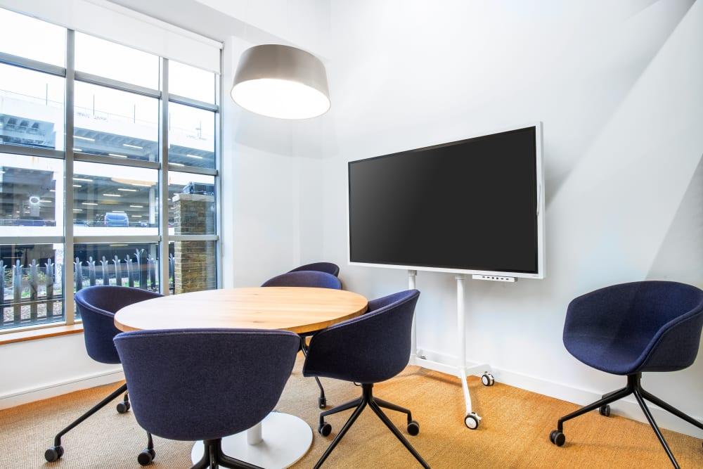 LONDON, Spaces West Kensington office space - View 5 in London - internet, office_cleaning, breakout_areas