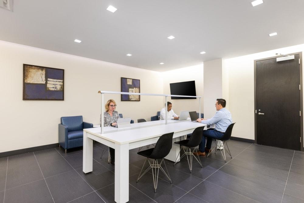 NY, New York - 14 Penn Plaza - 225 West 34th Street office space - View 5 in New York - internet, office_cleaning, breakout_areas