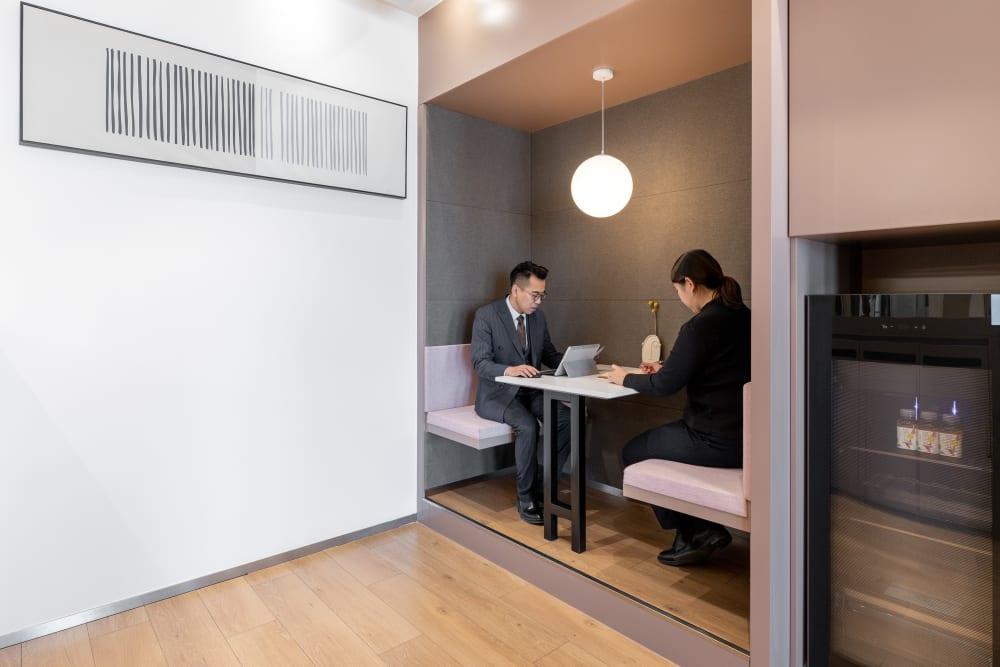 Hairong Plaza - Photo 3 Hairong Plaza office space - View 3 in Changchun - internet, office_cleaning, breakout_areas