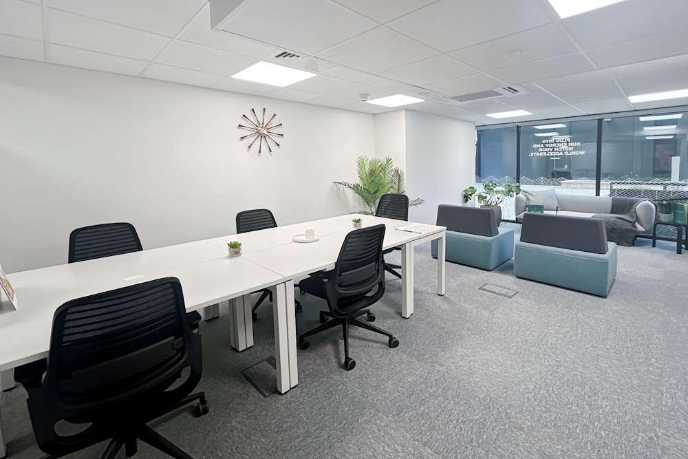 Sheffield, Spaces Pennine 5 office space - View 2 in Sheffield City Centre - internet, office_cleaning, breakout_areas