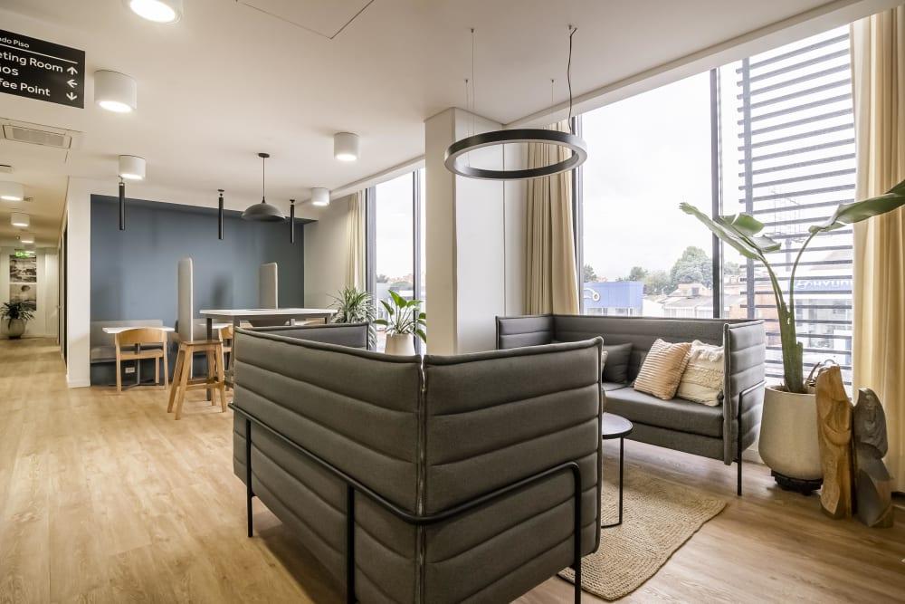 Bogota, Bulevar office space - View 2 - internet, office_cleaning, breakout_areas