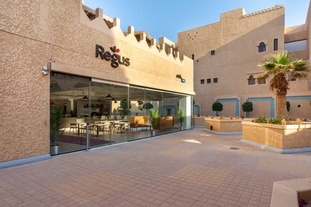Riyadh, Fazarri Sq office space - View 3 in Riyadh - internet, office_cleaning, breakout_areas