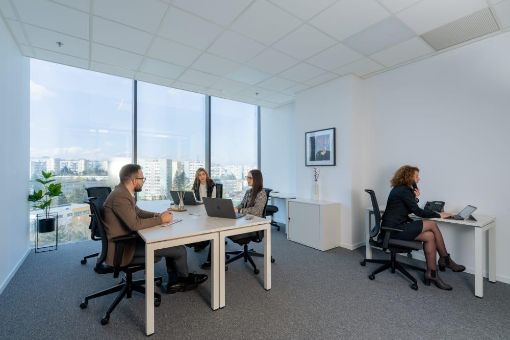 Cluj-Napoca, Iulius Business Centre - Photo 2 Cluj-Napoca, Iulius Business Centre office space - View 2 in Cluj-Napoca - internet, office_cleaning, breakout_areas