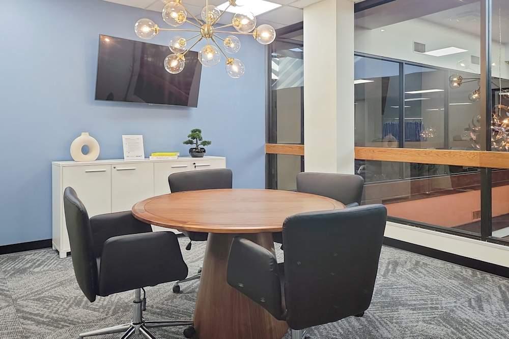 TX, Dallas - the Plaza at River Bend - Office space in Dallas, Texas