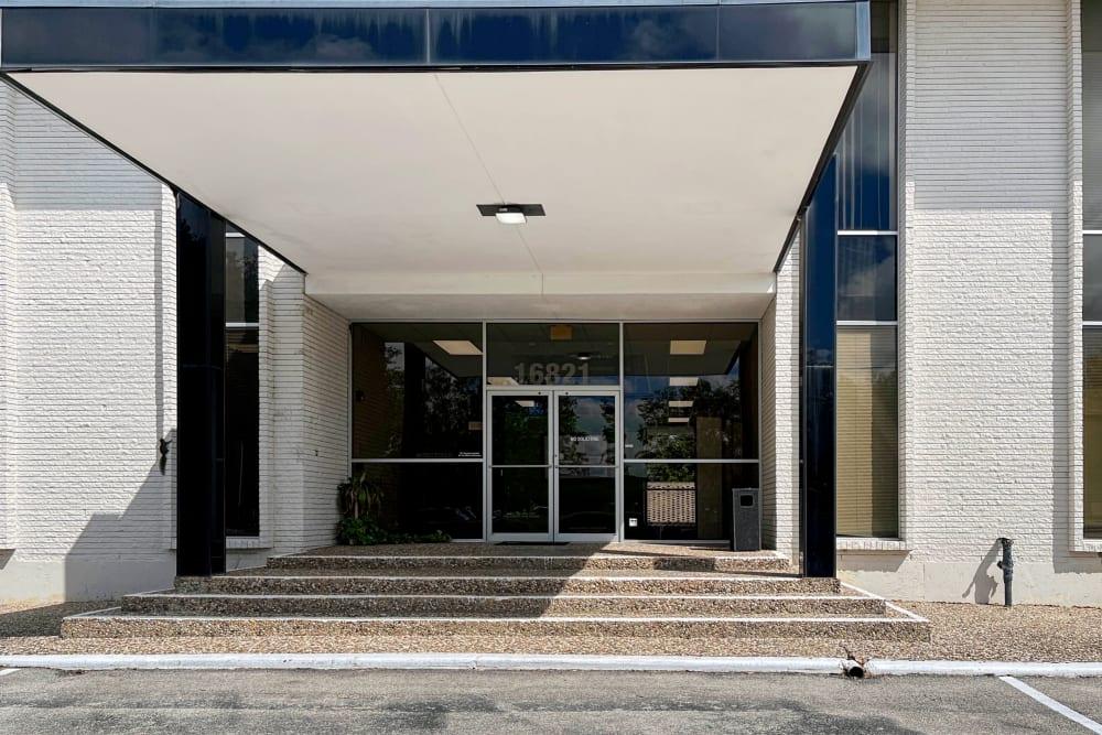 TX, Houston - Buccaneer Ln. office space - View 4 in Houston - internet, office_cleaning, breakout_areas