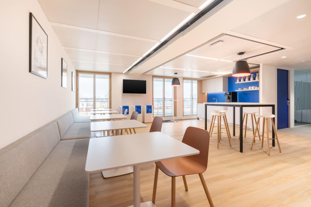 Paris, Olympiades office space - View 3 in Paris - internet, office_cleaning, breakout_areas