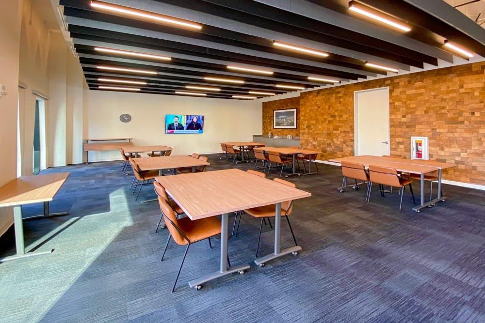 OH Columbus - 21 E State Street - Photo 3 OH Columbus - 21 E State Street office space - View 3 in Columbus - internet, office_cleaning, breakout_areas