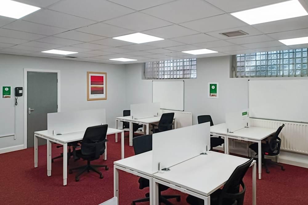 Red Hill House - Photo 2 Red Hill House office space - View 2 in Chester - internet, office_cleaning, breakout_areas