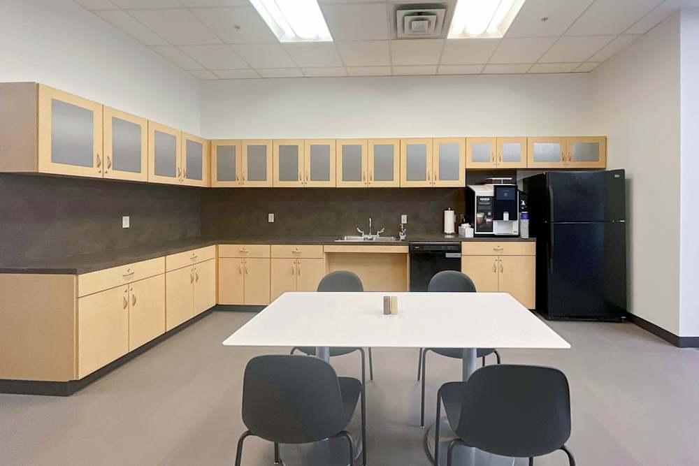 325 E Grand River Avenue office space - View 3 in East Lansing - internet, office_cleaning, breakout_areas