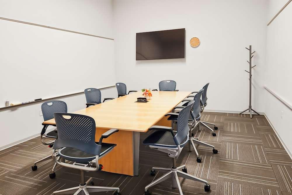 PA, Warrendale - Pennwood Pl office space - View 6 in Butler County - internet, office_cleaning, breakout_areas