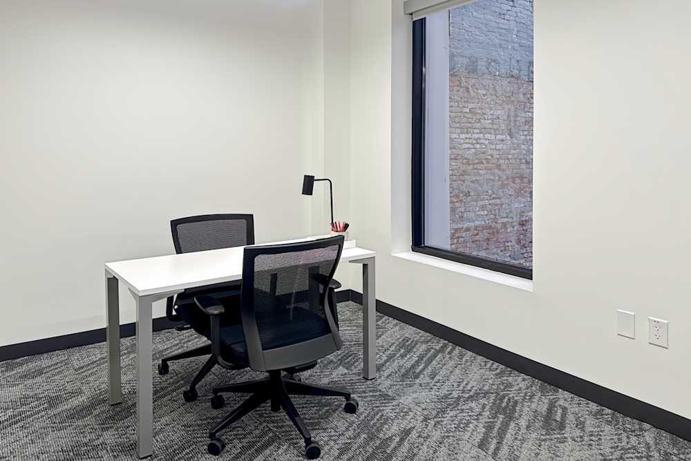 OH, Columbus - N High St. office space - View 2 in Columbus - internet, office_cleaning, breakout_areas