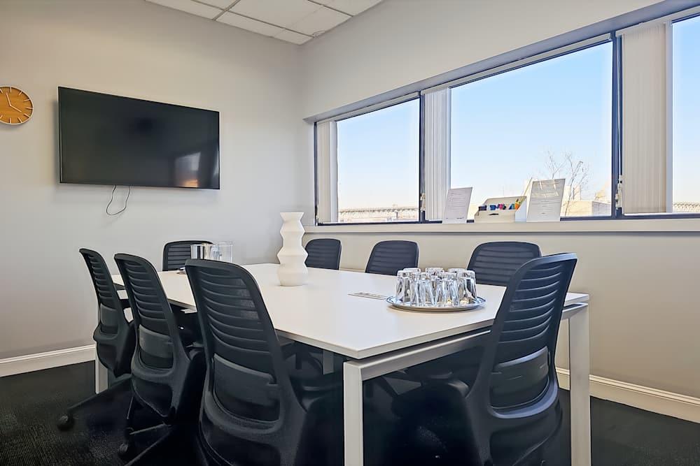 CT, New London - Eugene O'Neill Dr office space - View 4 in New London - internet, office_cleaning, breakout_areas