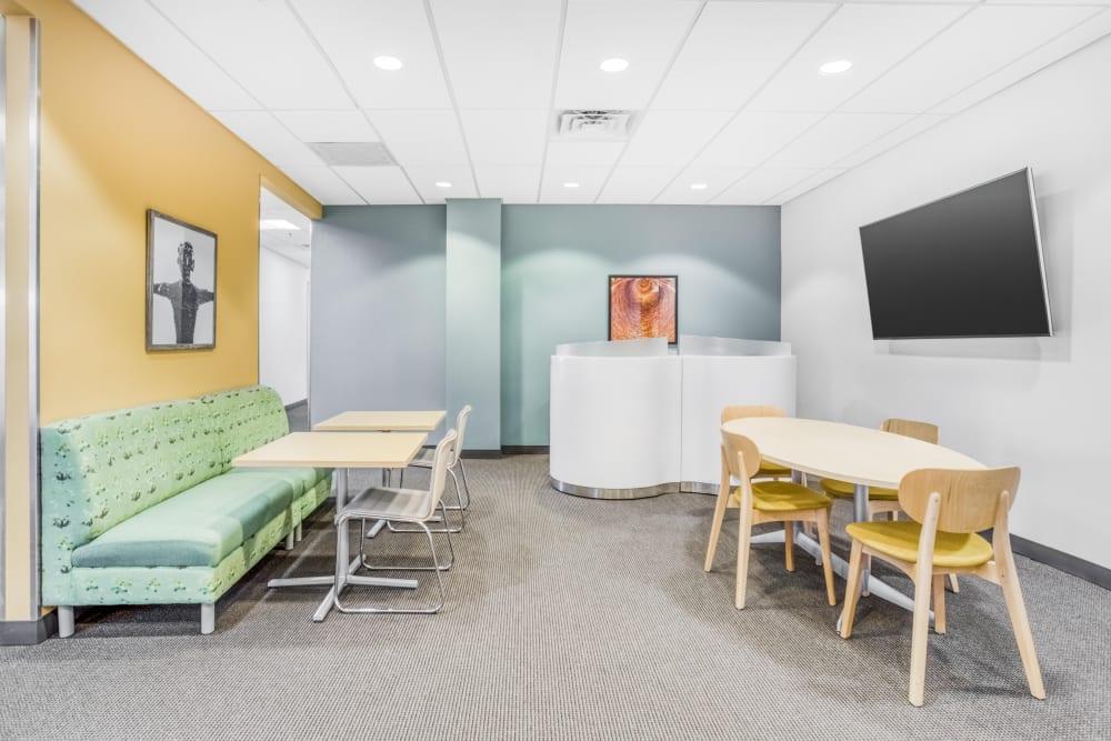 NV, Henderson - Horizon Ridge Parkway office space - View 4 in Henderson - internet, office_cleaning, breakout_areas