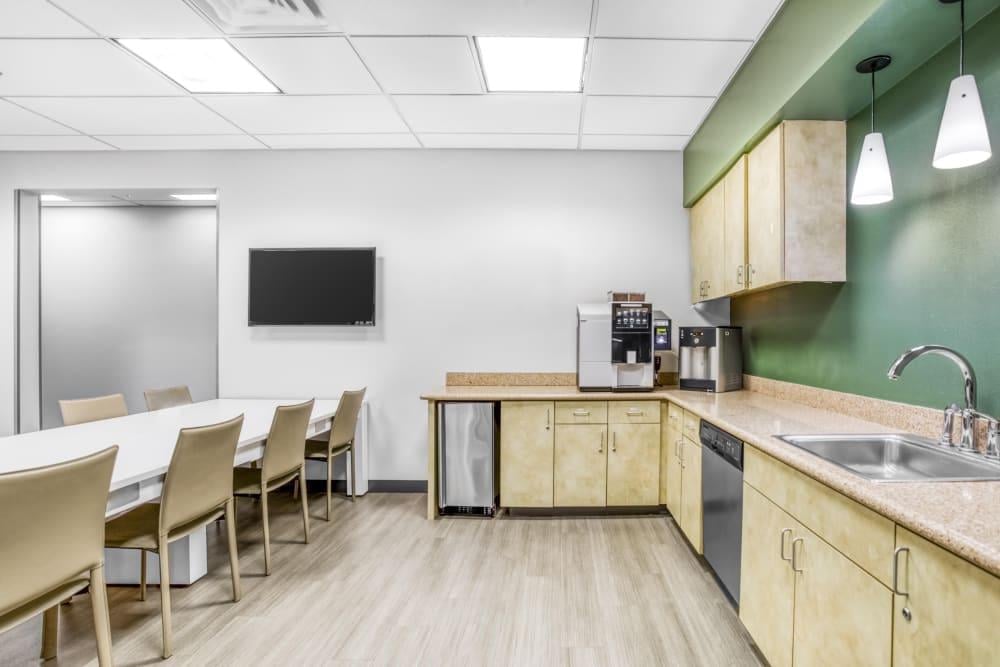 NV, Henderson - Horizon Ridge Parkway office space - View 2 in Henderson - internet, office_cleaning, breakout_areas