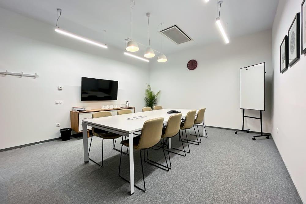 Sofia, Christopher Columbus - Photo 2 Sofia, Christopher Columbus office space - View 2 in Sofia - internet, office_cleaning, breakout_areas