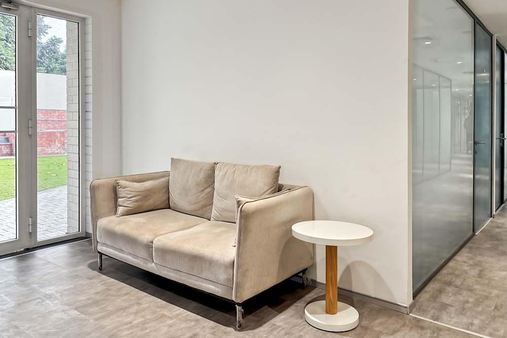 Chandigarh, Timber Market - Photo 3 Chandigarh, Timber Market office space - View 3 in Noida - internet, office_cleaning, breakout_areas