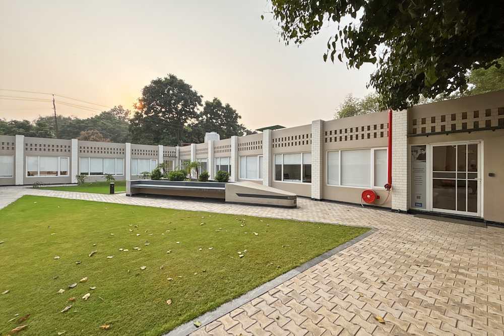 Chandigarh, Timber Market - Photo 2 Chandigarh, Timber Market office space - View 2 in Noida - internet, office_cleaning, breakout_areas