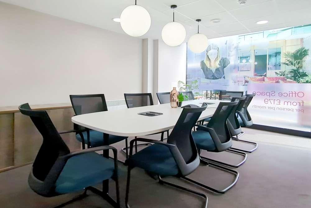 Crewe, Market Street - Office space in Crewe, England