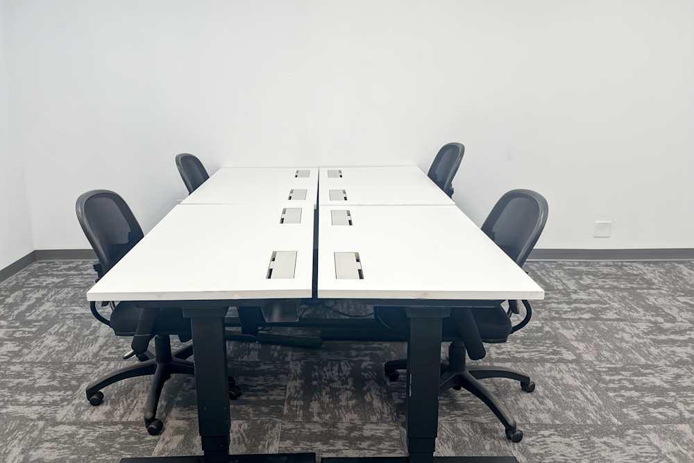 CT, Farmington - Farmington Ave office space - View 4 in Farmington - internet, office_cleaning, breakout_areas