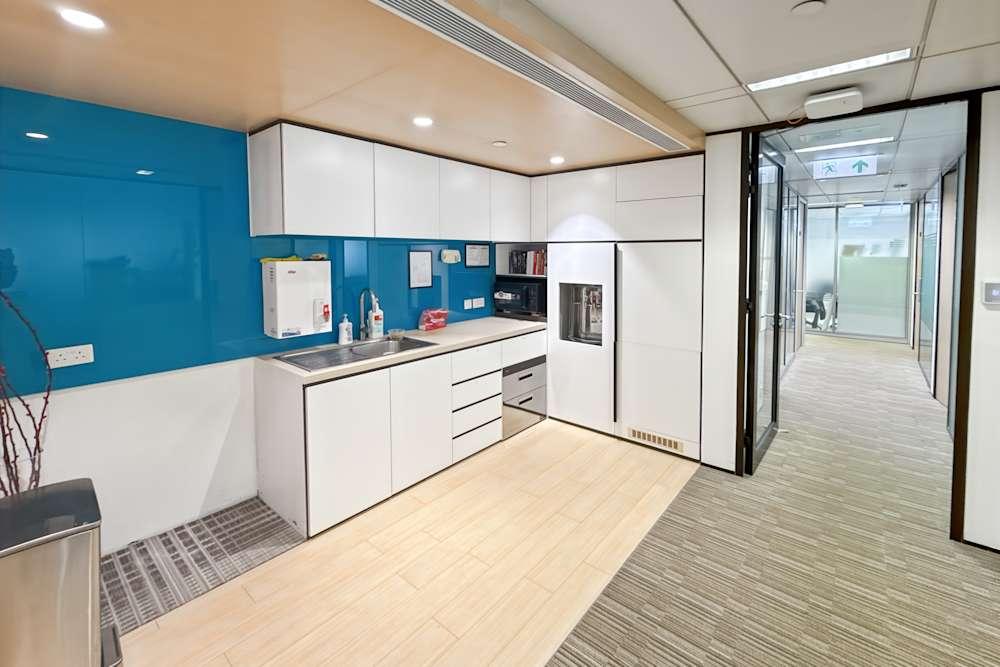 Hong Kong, 60 Gloucester Road office space - View 4 in Hong Kong Island - internet, office_cleaning, breakout_areas