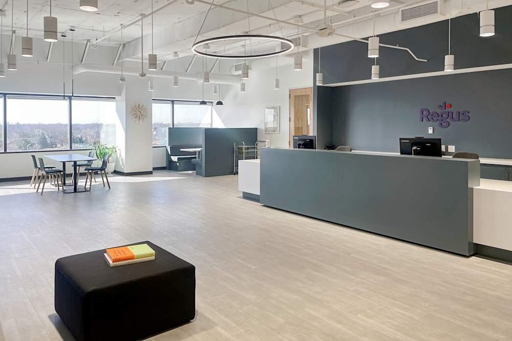 IL, Westmont - Oakmont Plaza Dr office space - View 4 in Westmont - internet, office_cleaning, breakout_areas