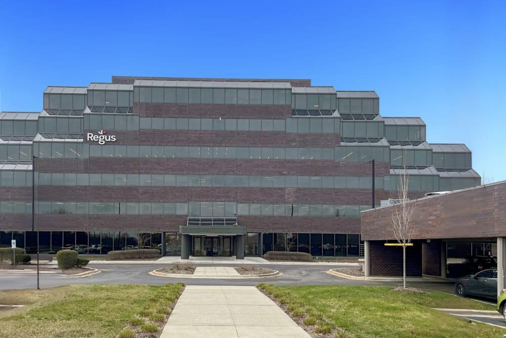 IL, Westmont - Oakmont Plaza Dr office space - View 3 in Westmont - internet, office_cleaning, breakout_areas