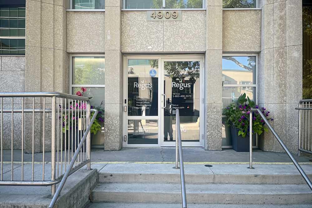 AB, Red Deer - 50 Street office space - View 3 in Red Deer - internet, office_cleaning, breakout_areas