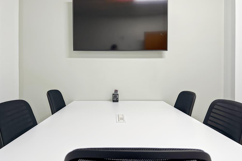 MI, Grand Rapids - Peninsular Dr office space - View 5 in Grand Rapids - internet, office_cleaning, breakout_areas