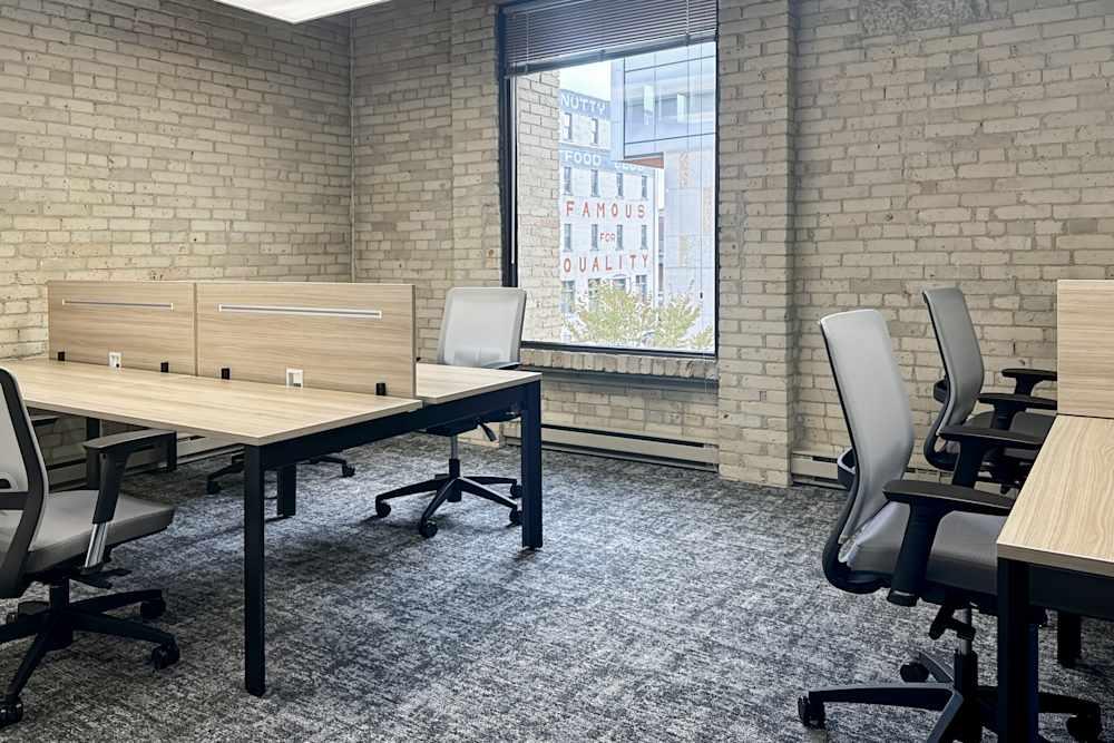 MB, Winnipeg - Lombard Ave office space - View 4 in Winnipeg - internet, office_cleaning, breakout_areas