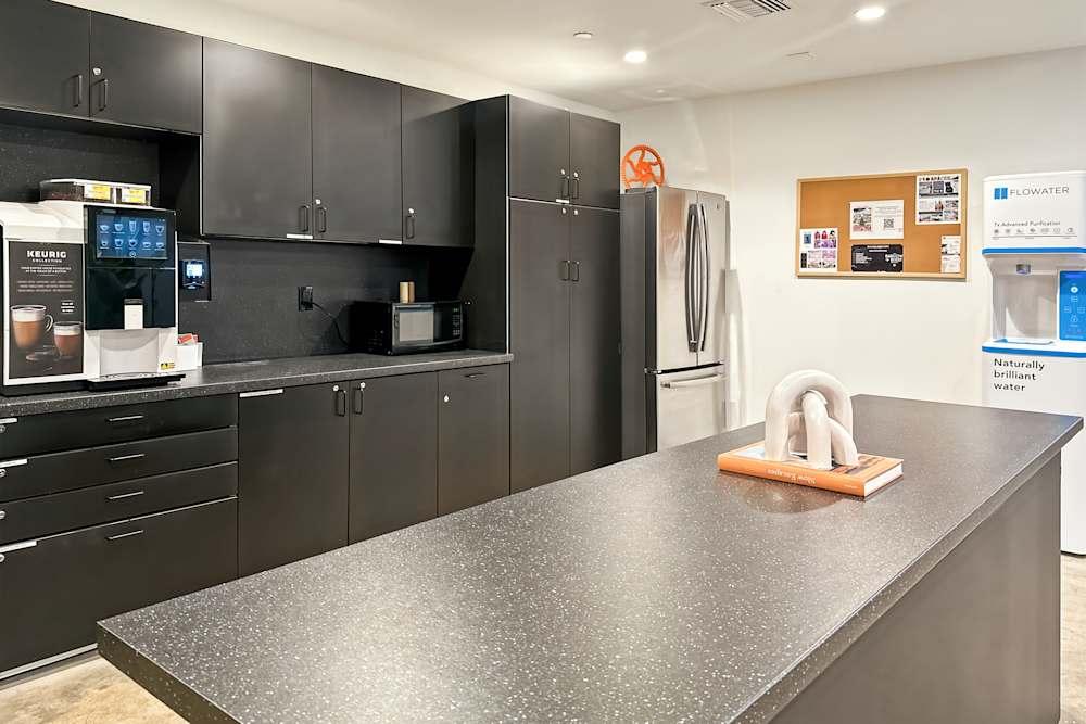 CA, Los Angeles - South Hill Street - Office space in Los Angeles, California