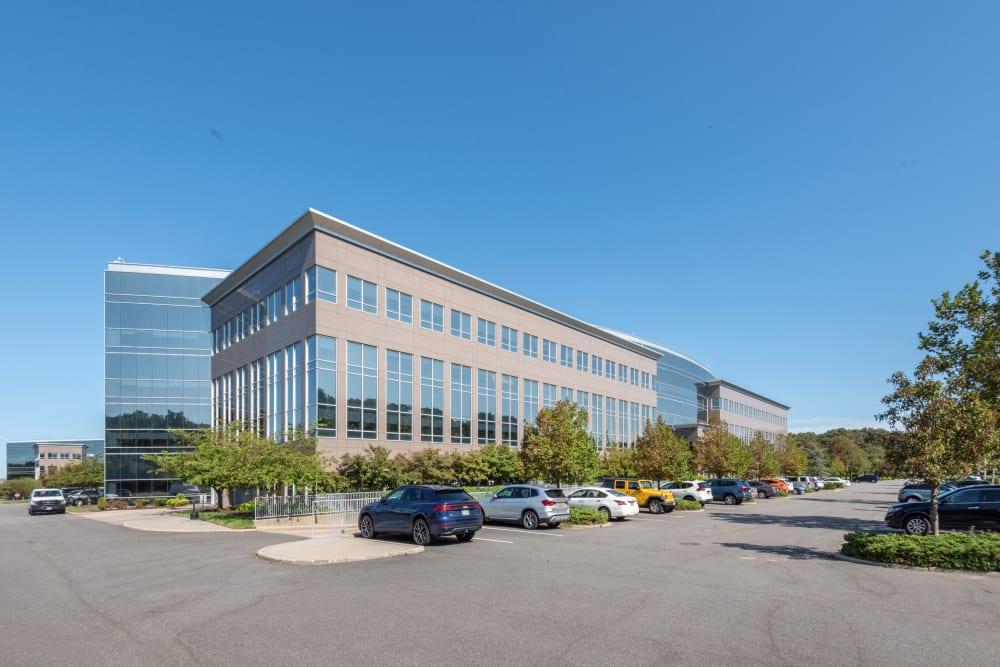 NY, Melville - Melville Expressway II office space - View 3 in Melville - internet, office_cleaning, breakout_areas