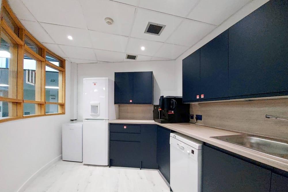 Glasgow Airport - Photo 2 Glasgow Airport office space - View 2 in Inchinnan - internet, office_cleaning, breakout_areas