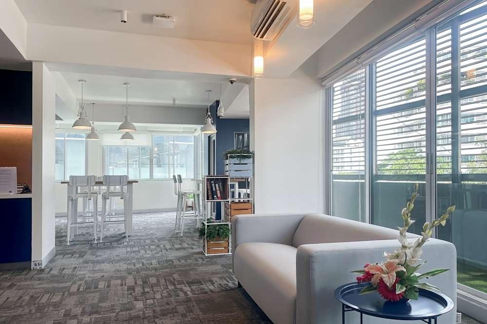 Bangkok, Blue Chips Building office space - View 2 in Watthana - internet, office_cleaning, breakout_areas