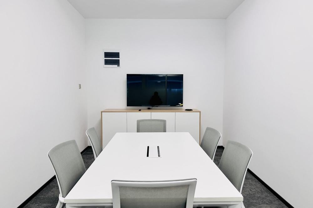 Shanghai, Reeb Building - Photo 5 Shanghai, Reeb Building office space - View 5 in Delhi - internet, office_cleaning, breakout_areas