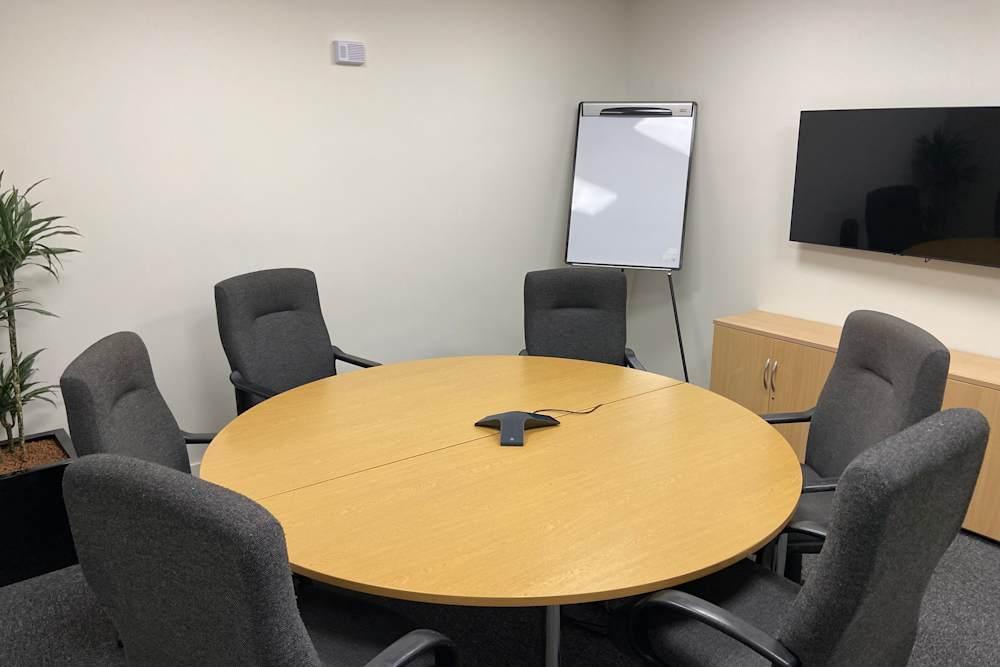 Harpenden, Waterside office space - View 2 in Harpenden - internet, office_cleaning, breakout_areas