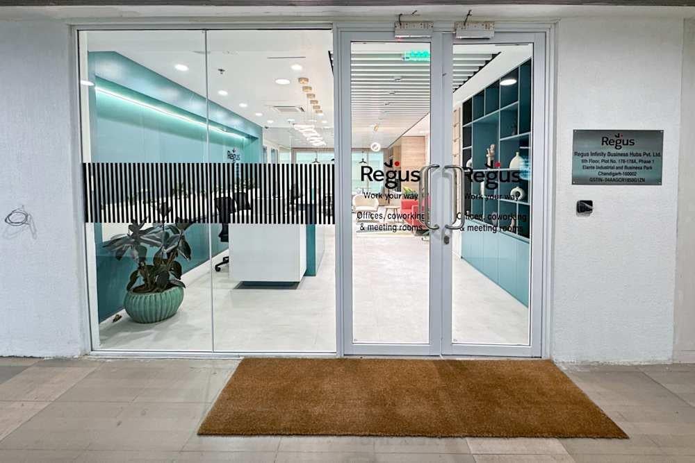 Chandigarh, Elante - Photo 2 Chandigarh, Elante office space - View 2 in Chandigarh - internet, office_cleaning, breakout_areas